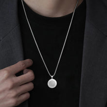 Load image into Gallery viewer, circle necklace