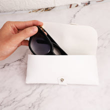 Load image into Gallery viewer, 皮革眼镜包