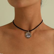 Load image into Gallery viewer, eyes necklace