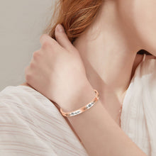 Load image into Gallery viewer, birth flower bracelet