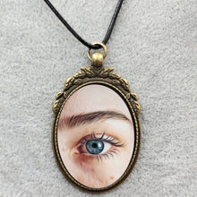 Load image into Gallery viewer, eyes necklace