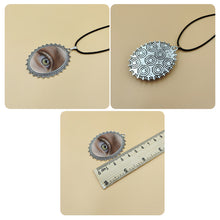 Load image into Gallery viewer, eyes necklace