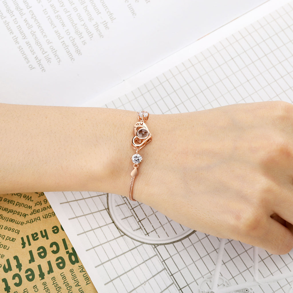 SQL22101302projection bracelet